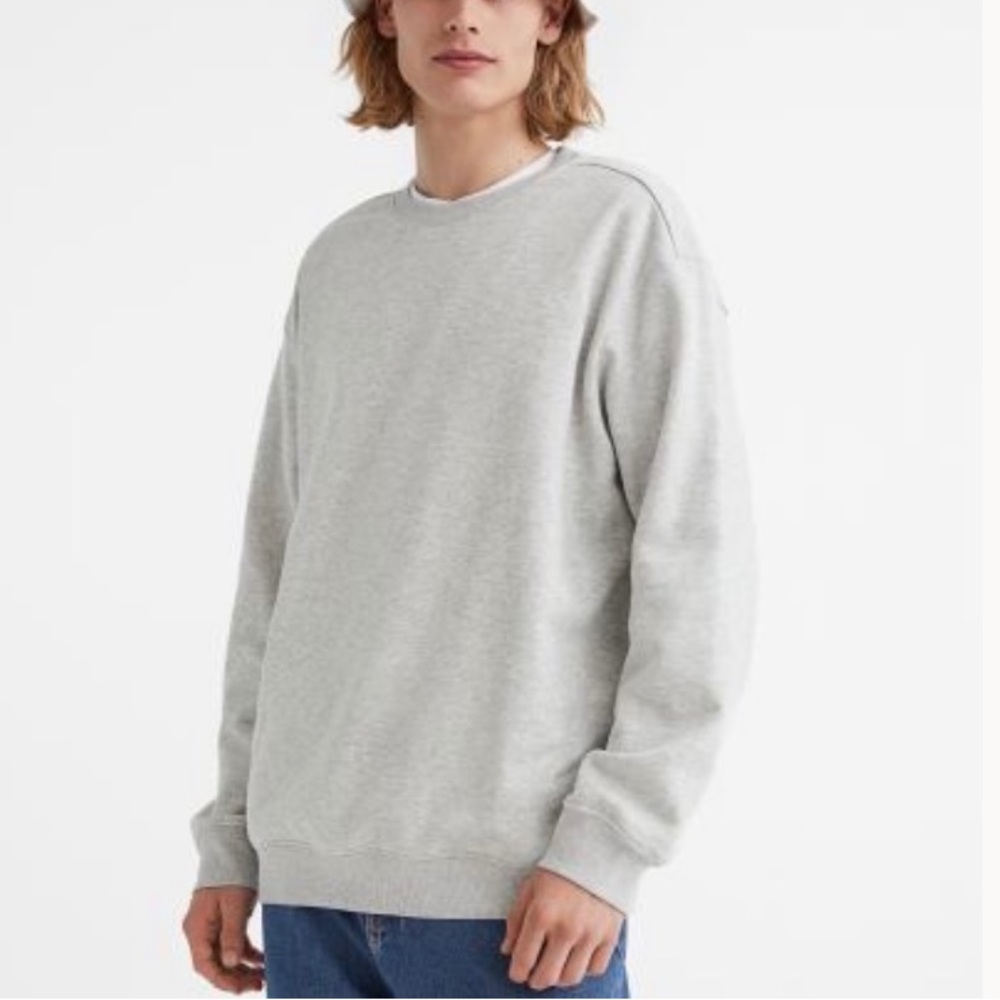 H&M Relaxed Fit Gray Sweatshirt Size Small